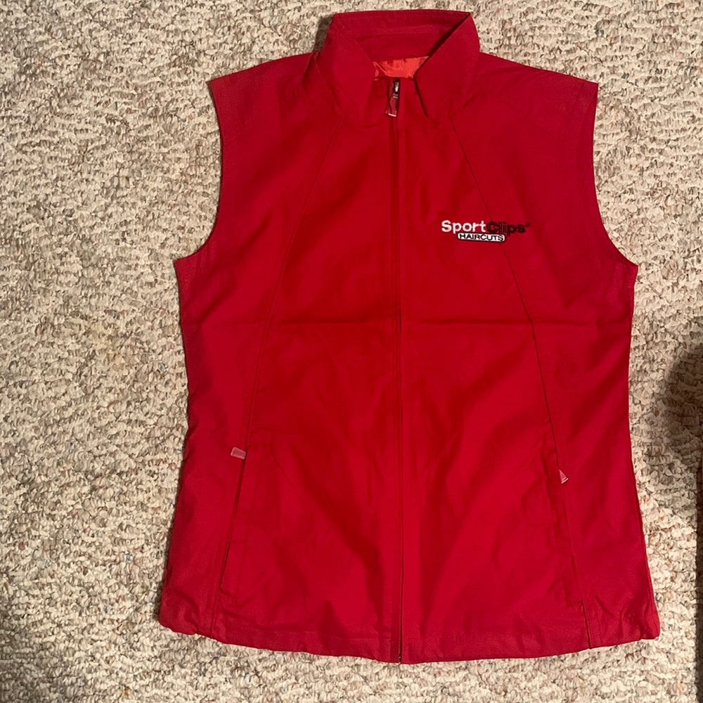 Sport Clips vest